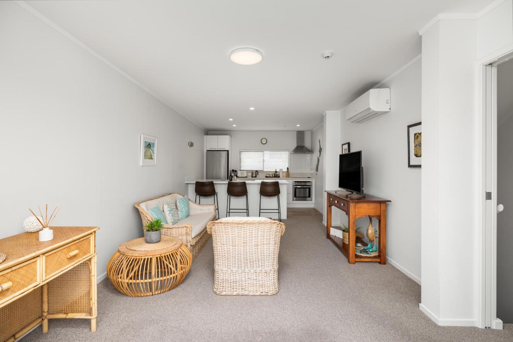 Centrally Located- Modern Sunny Townhouse Mount Maunganui Exteriör bild