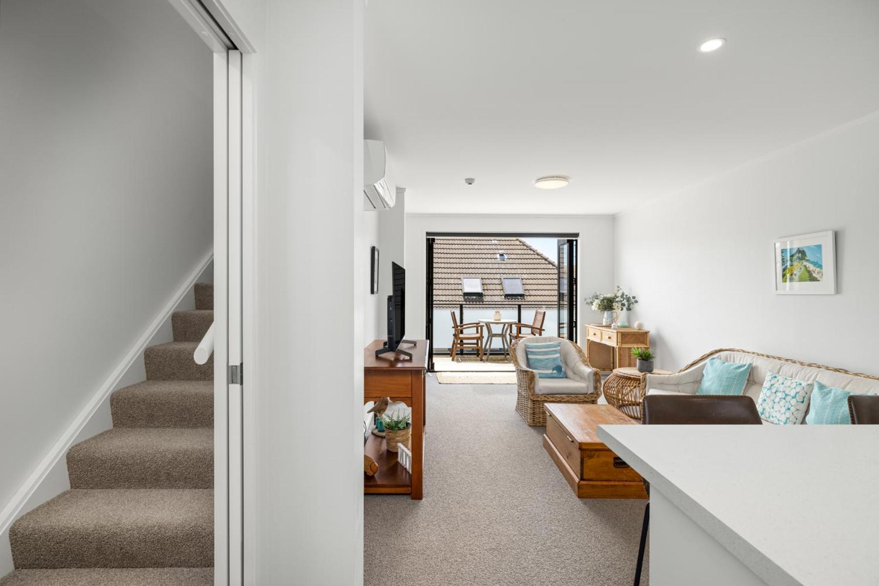 Centrally Located- Modern Sunny Townhouse Mount Maunganui Exteriör bild