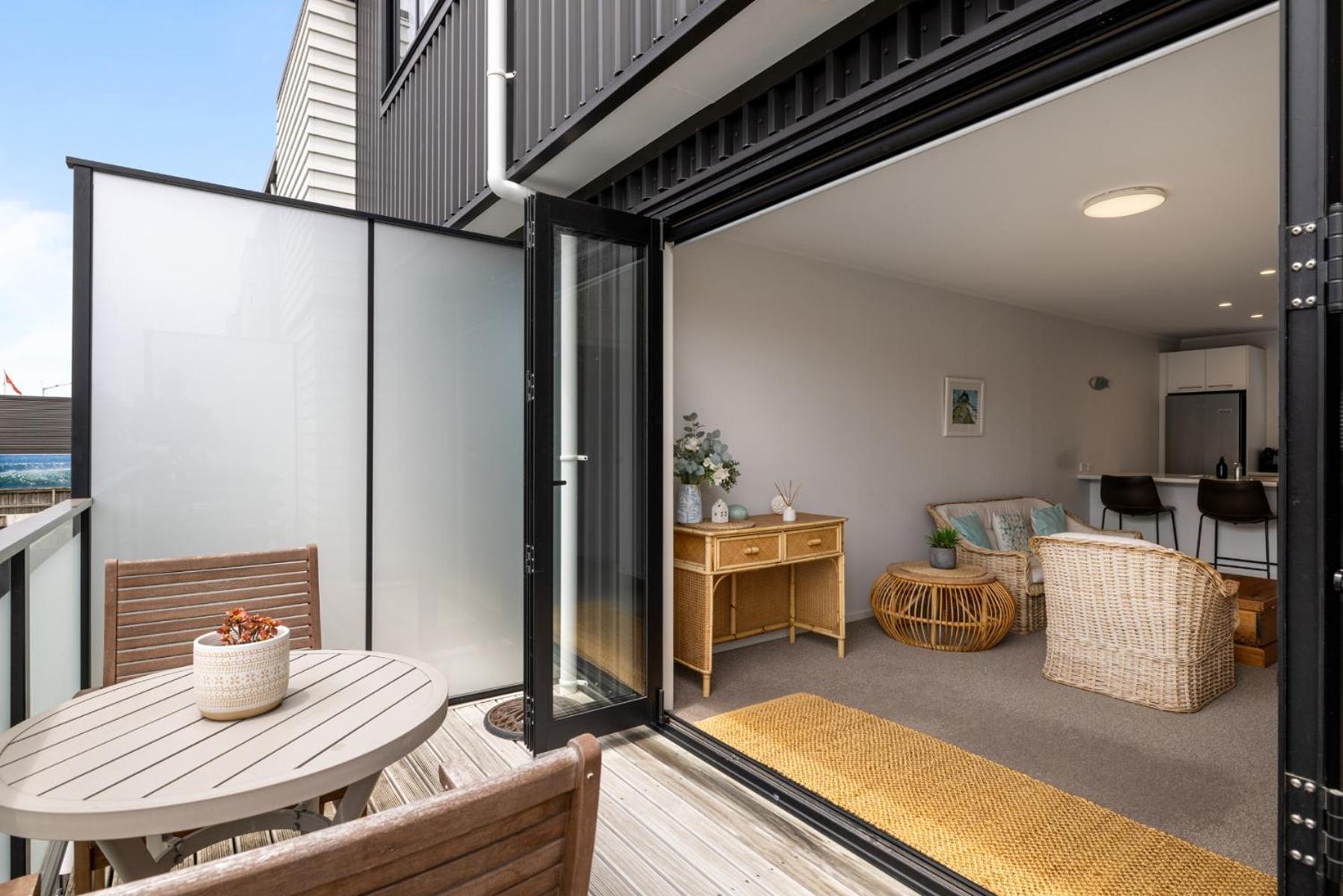 Centrally Located- Modern Sunny Townhouse Mount Maunganui Exteriör bild