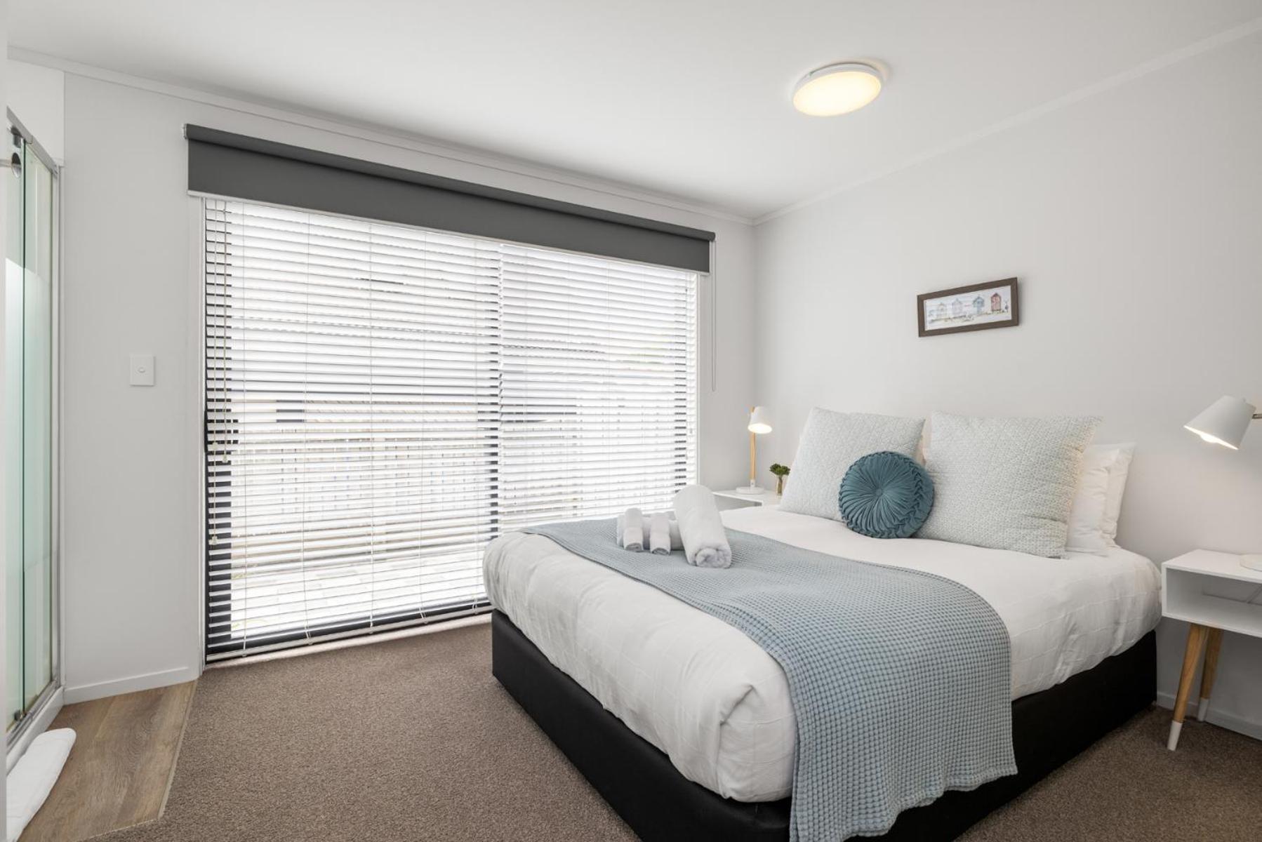 Centrally Located- Modern Sunny Townhouse Mount Maunganui Exteriör bild